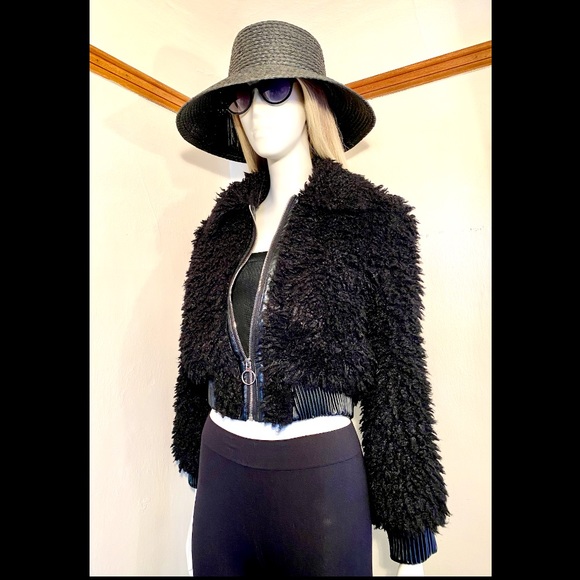 ASTR - The Label Black Faux Fur Cafe Jacket - Sz Sm - Picture 9 of 12